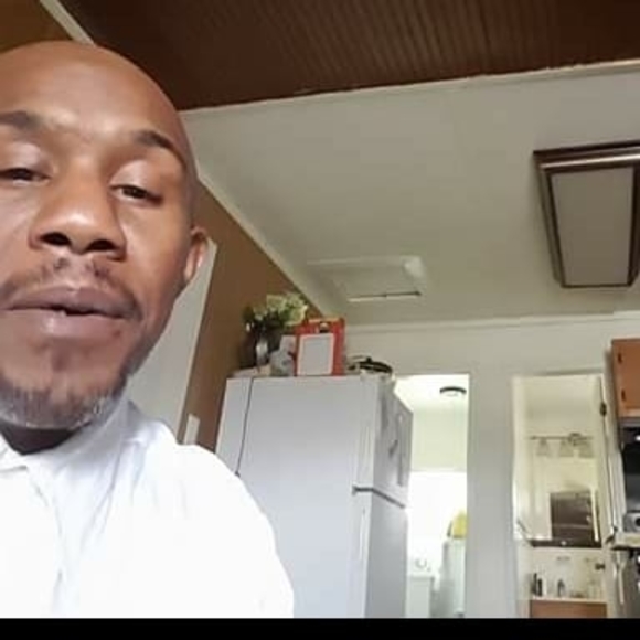 Meet your Posher, Chris - Picture 1 of 1